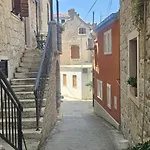 Apartment Heritage Stone Split